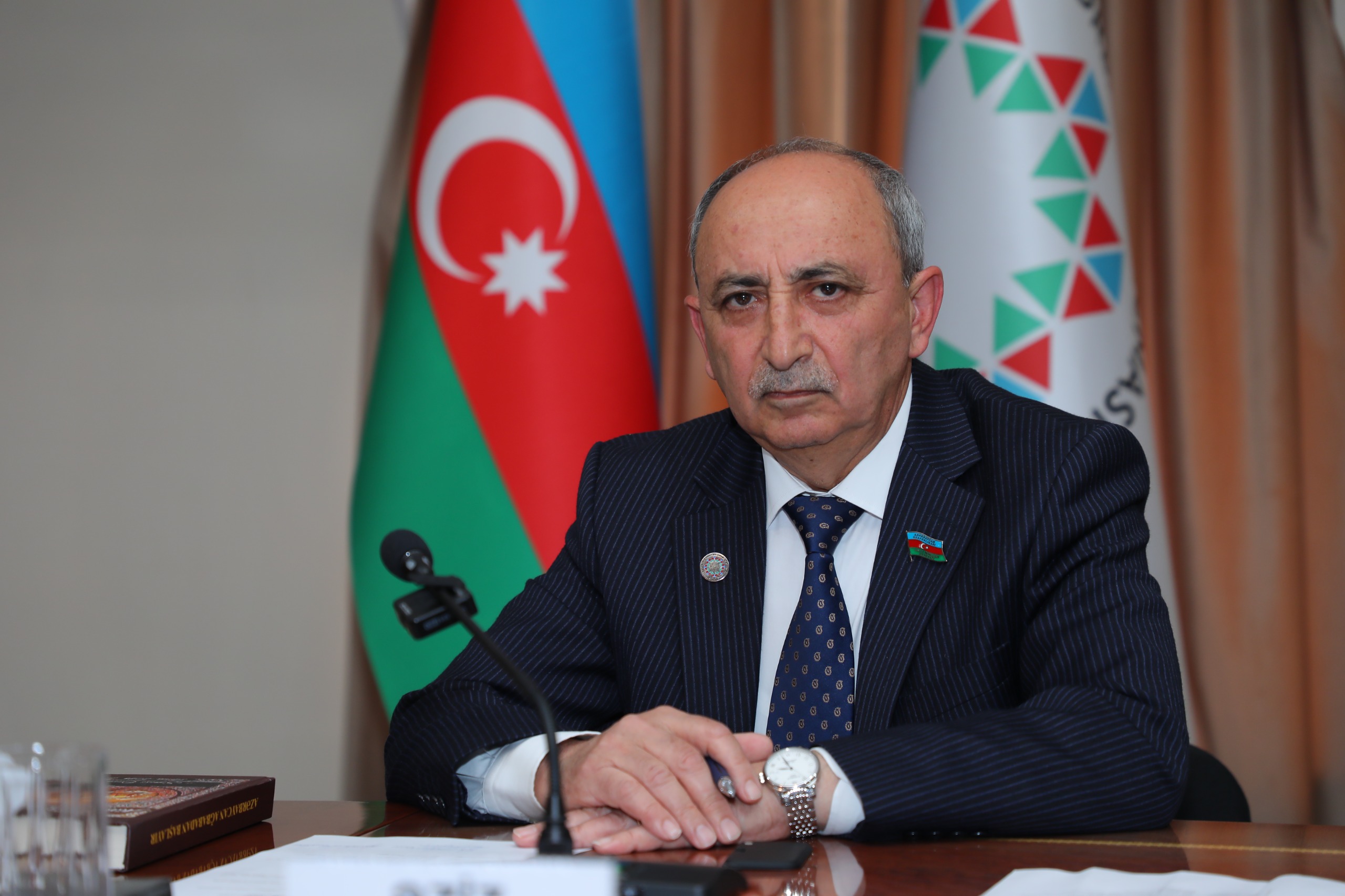 Qərbi Azərbaycan İcması İdarə Heyətinin sədri, Milli Məclisin deputatı Əziz Ələkbərlinin dil haqqında çıxışı | Qərbi Azərbaycan İcması